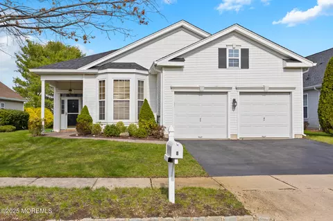 8 Plantation Way, Allentown, NJ 08501