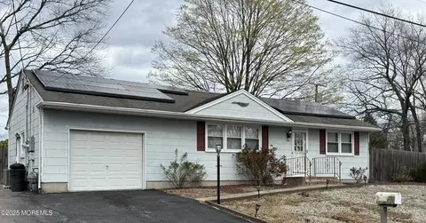 600 Devon St, Forked River, NJ 08731