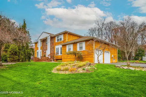 26 Washington Ave, Morganville, NJ 07751