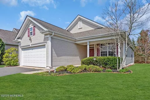 3 Marlborough Ct, Jackson, NJ 08527