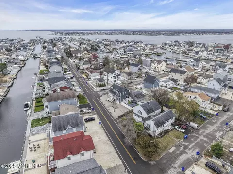 View/Area - 2 Shore Pine Dr, Brick, NJ 08723 photo 5 of 13