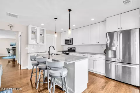 Kitchen - 2 Shore Pine Dr, Brick, NJ 08723 photo 2 of 5
