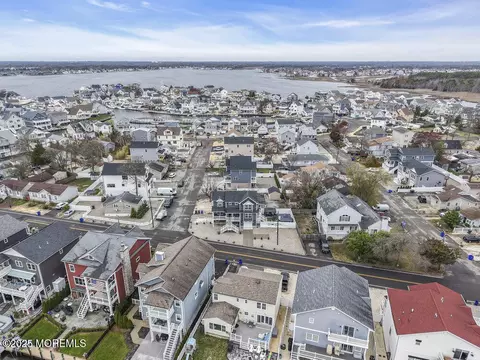 View/Area - 2 Shore Pine Dr, Brick, NJ 08723 photo 4 of 13