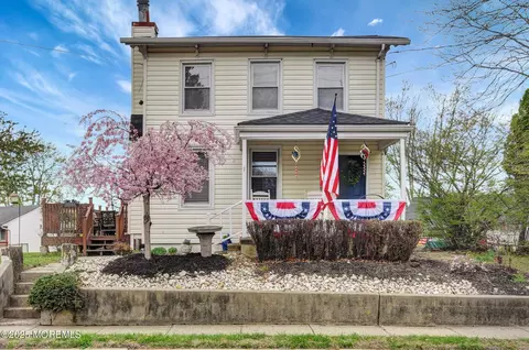 194 Ravine Dr, Matawan, NJ 07747