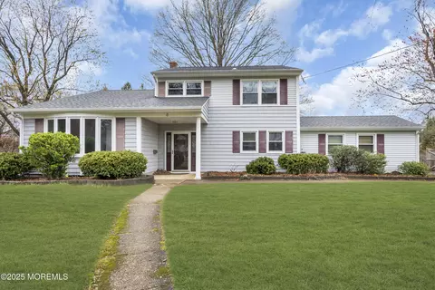 6 Claridge Dr, Middletown, NJ 07748