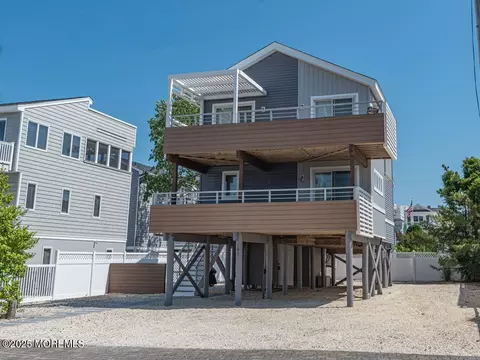 105 E Indiana Ave, Long Beach Township, NJ 08008