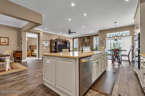 Kitchen - 3 Farnham Ct, Forked River, NJ 08731 photo 10 of 11