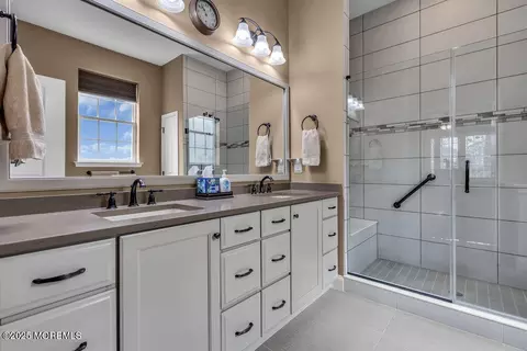 Bath - 3 Farnham Ct, Forked River, NJ 08731 photo 3 of 5