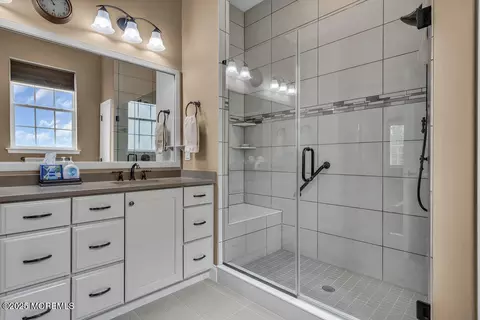 Bath - 3 Farnham Ct, Forked River, NJ 08731 photo 4 of 5