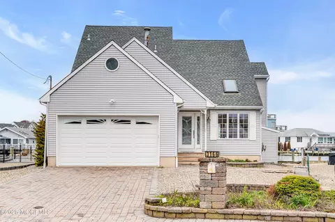 3166 Windsor Ave, Toms River, NJ 08753