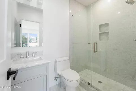 806 Arbor Rd, Paramus, NJ 07652 photo 24