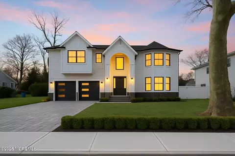 806 Arbor Rd, Paramus, NJ 07652