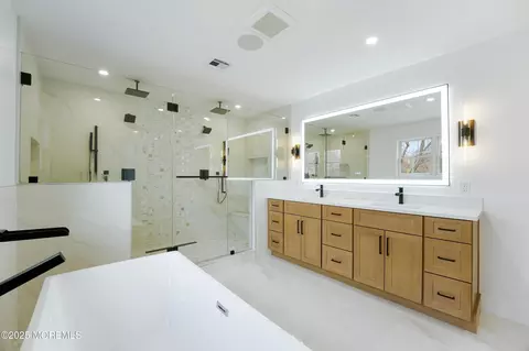 806 Arbor Rd, Paramus, NJ 07652 photo 13