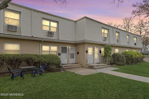 67 White St #D, Eatontown, NJ 07724