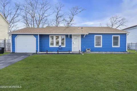 77 Village Dr, Barnegat, NJ 08005