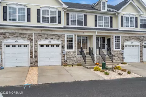 105 Brookfield Dr, Jackson, NJ 08527