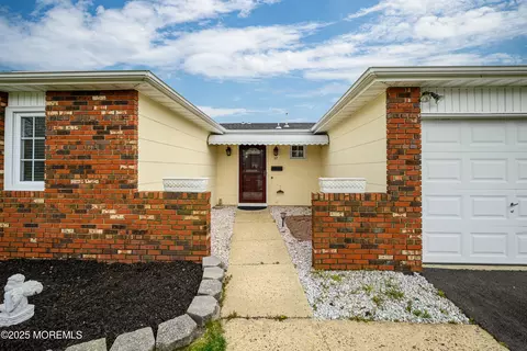 27 Blake Cir, Brick, NJ 08724 photo 3