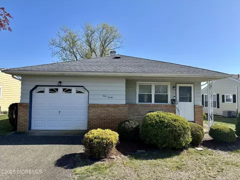 120 Barbados Dr S, Toms River, NJ 08757