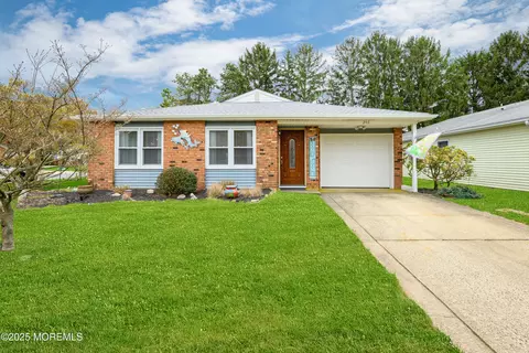 246 Lions Head Blvd S, Brick, NJ 08723