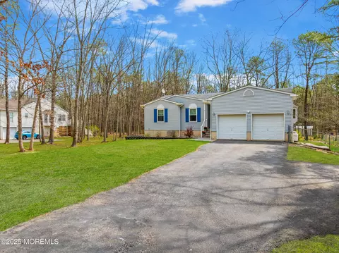 3 Harvard West Dr, Jackson, NJ 08527