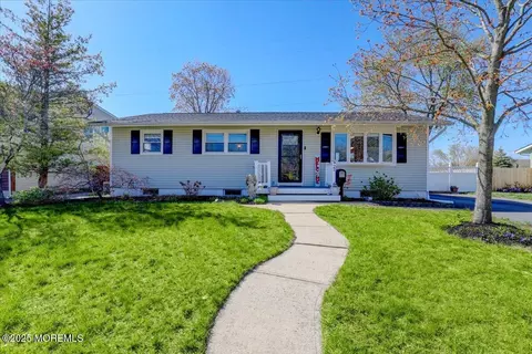 22 Bryant Dr, Jackson, NJ 08527