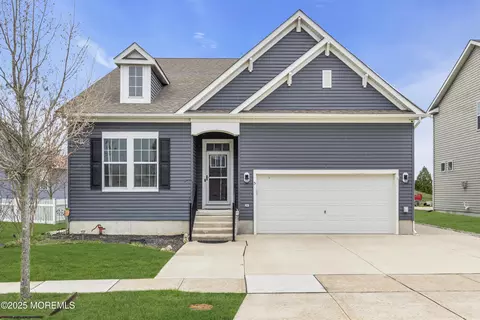 5 Ashburn Ave, Manahawkin, NJ 08050