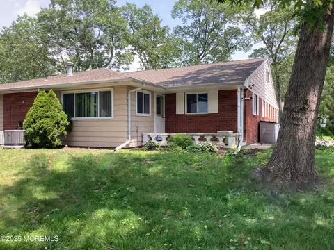 16 Lark St # A, Manchester, NJ 08759
