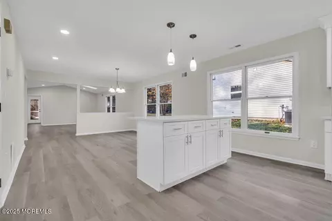 1396 Gleniffer Hill Rd, Toms River, NJ 08755