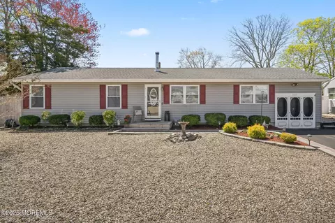 1111 Fairview Dr, Toms River, NJ 08753