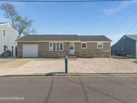109 E Mullica Rd, Little Egg Harbor, NJ 08087