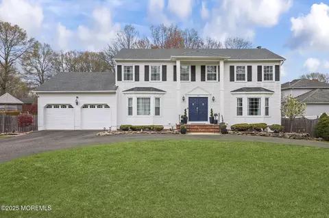 60 Bonnie Dr, Manalapan, NJ 07726