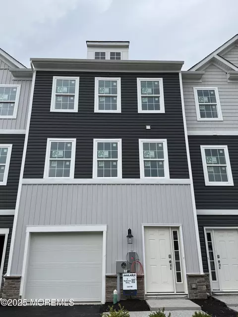 6 Bay Breeze Dr, Waretown, NJ 08758
