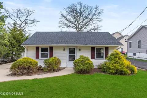 835 Bunnell St, Lanoka Harbor, NJ 08734