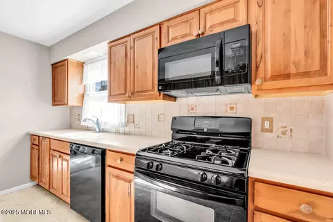 9 Scheiber Dr, Brick, NJ 08723 photo 8