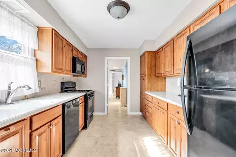 9 Scheiber Dr, Brick, NJ 08723 photo 10