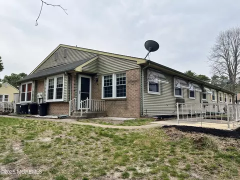 32 Easton Dr #D, Whiting, NJ 08759