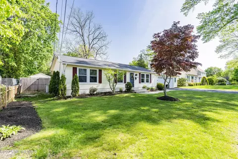 4 Barkalow Ave, Freehold, NJ 07728