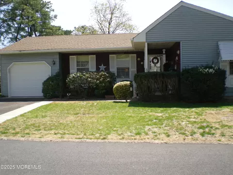 24 Dartmouth St #61, Whiting, NJ 08759
