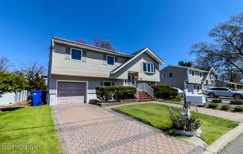 1906 Ravenwood Dr, Toms River, NJ 08753