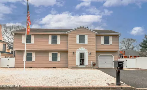 421 Ward Ave, Brick, NJ 08724