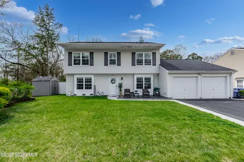 601 Weston Dr, Toms River, NJ 08755