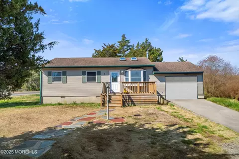 1 Holden St, Little Egg Harbor, NJ 08087