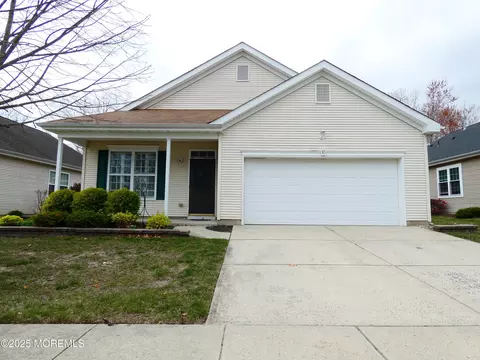 10 Lilly Dr, Little Egg Harbor, NJ 08087