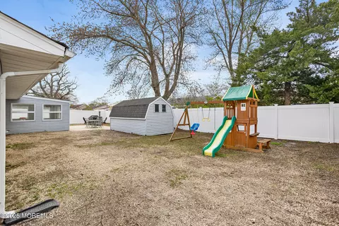Exterior - 10 Oneida Ave, Waretown, NJ 08758 photo 2 of 2
