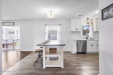 Kitchen - 10 Oneida Ave, Waretown, NJ 08758 photo 1 of 4