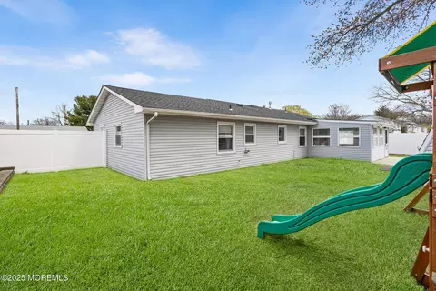 Exterior - 10 Oneida Ave, Waretown, NJ 08758 photo 1 of 2
