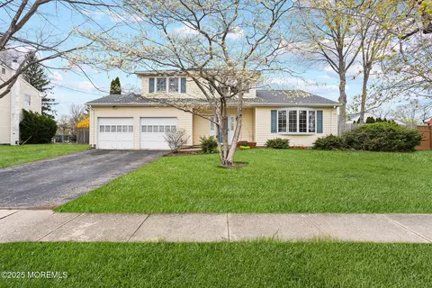 4 Graham Rd, Allentown, NJ 08501