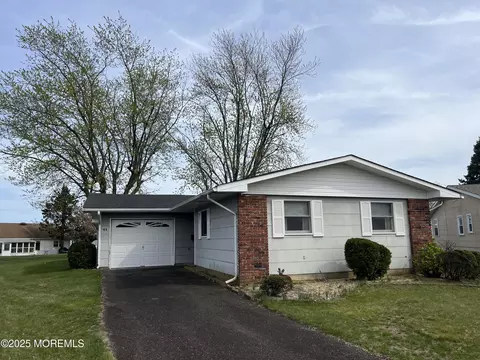 61 Tony Ct, Brick, NJ 08724