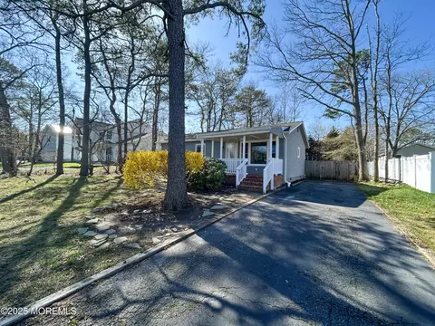 1227 Canal Ave, Manahawkin, NJ 08050