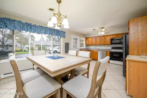 25 Gramercy Ln # B, Manchester, NJ 08759